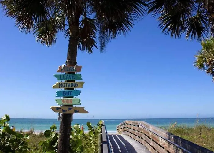 Luxurious House Two Blocks From The Beach. Clearwater Beach