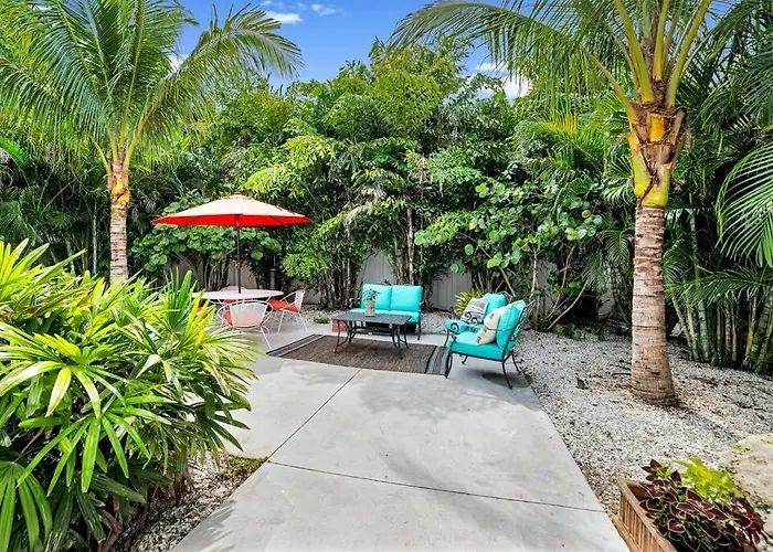 Luxurious House Two Blocks From The Beach. Holiday home *