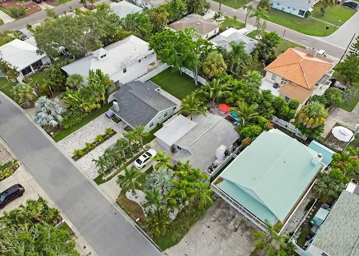 Luxurious House Two Blocks From The Beach. * Clearwater Beach